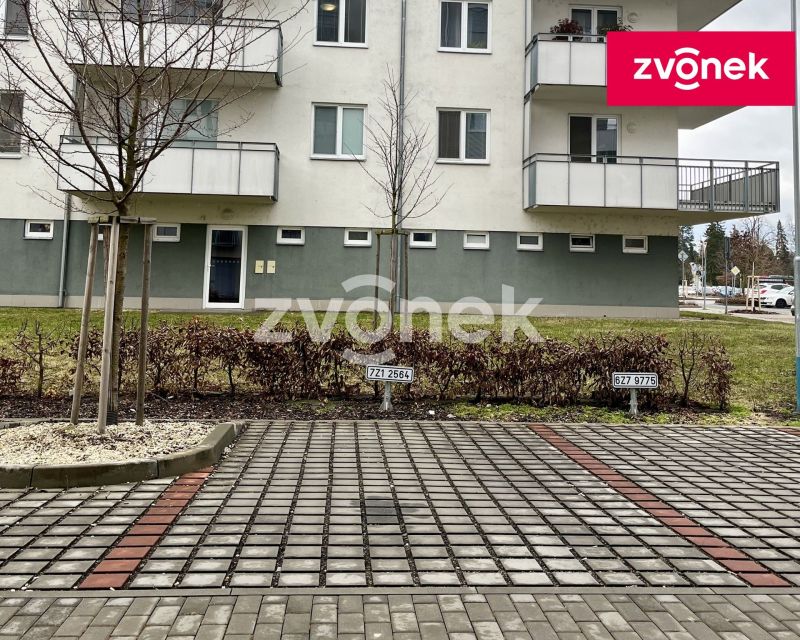 Pronájem garážového stání 14 m², Uherské Hradiště