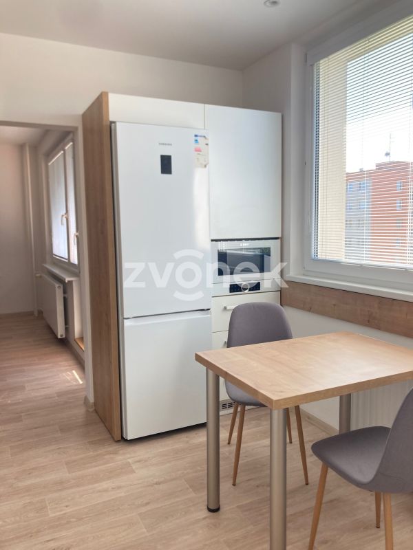 Luxusní, kompletně vybavený byt 3+1 po rekonstrukci, Budovatelská, Zlín – PRVNÍ NÁJEMCE