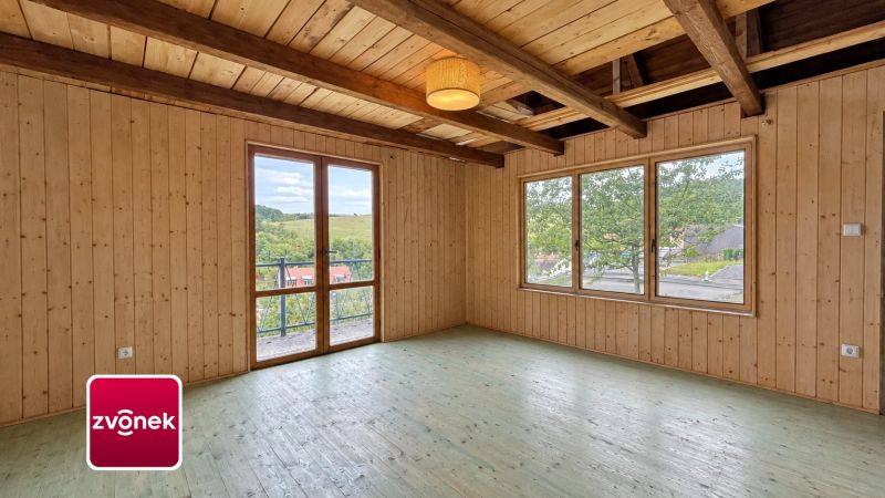 Domek k dokončení s možností rozšíření, pozemkem přes 1 000 m² a nádherným výhledem – Jaroslavice u Zlína