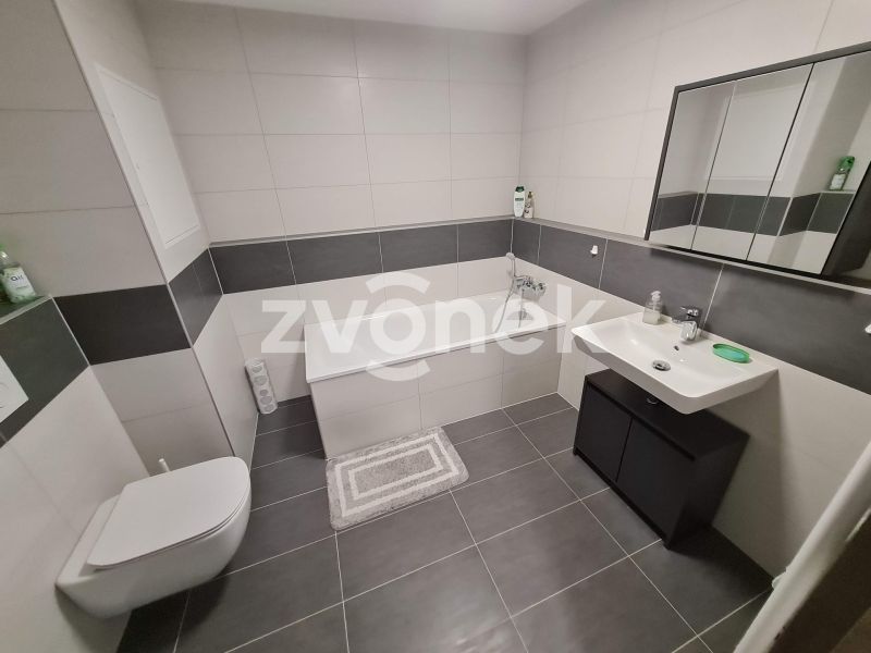 Pronájem bytu 2+kk 57 m², Zlín - Příluky