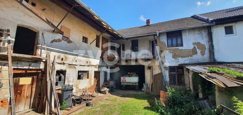 Prodej rodinného domu 300 m², Tečovice
