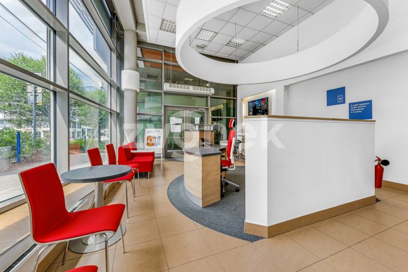 Exkluzivní obchodní prostor / showroom 158 m² na prestižní adrese v centru Zlína