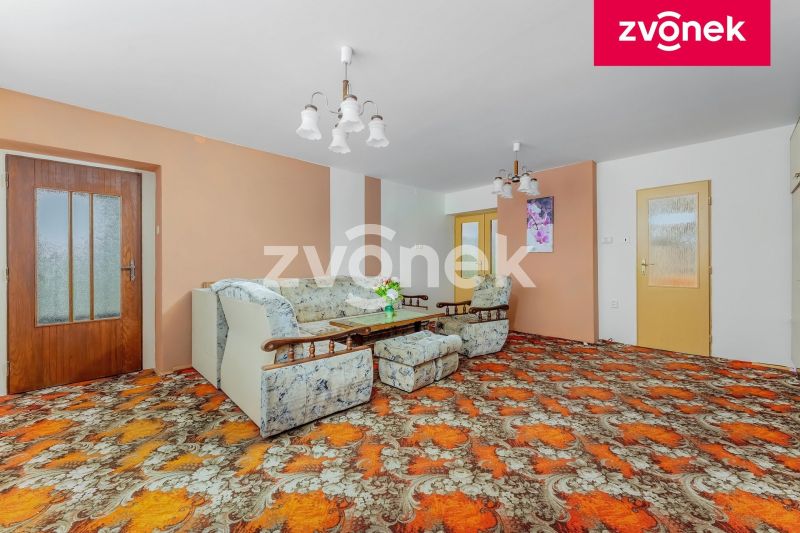 Prodej řadového rodinného domu s garáží a zahradou ve Slavičíně