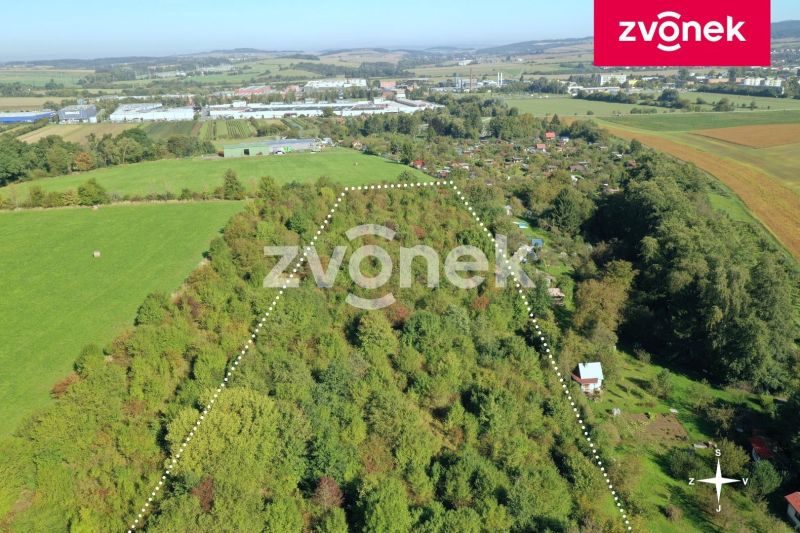 Prodej pole 15 468 m², Zlín - Malenovice