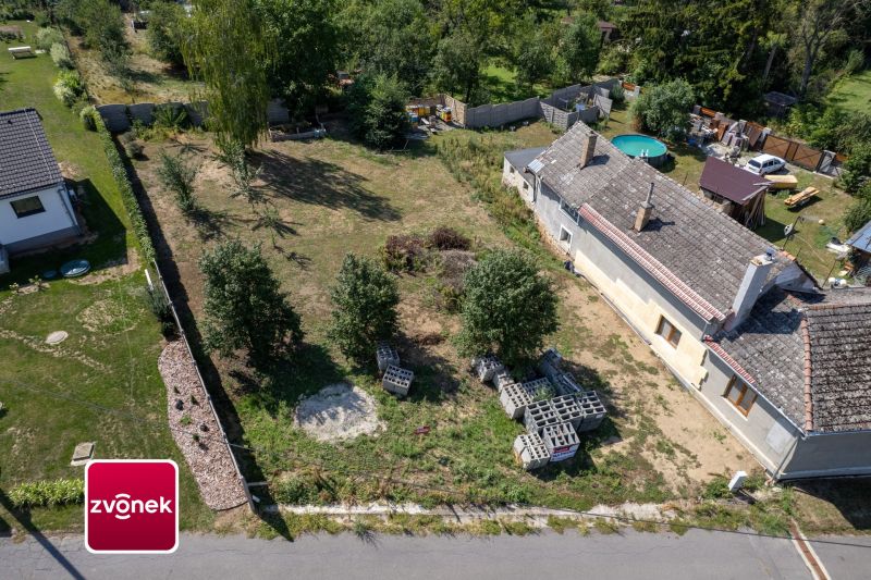 Prodej stavebního pozemku 800 m², Kroměříž - Těšnovice