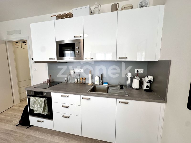 Pronájem moderní novostavby 1+kk s parkováním na Tyršově nábřeží ve Zlíně