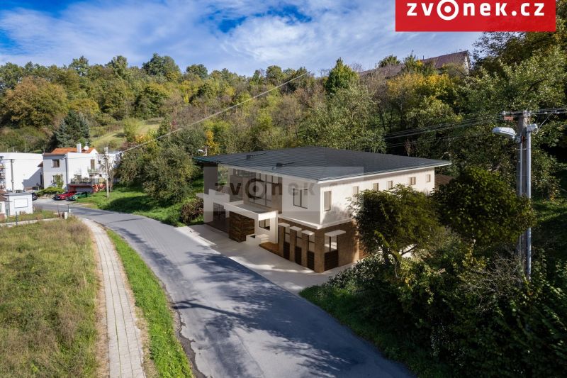 Prodej stavebního pozemku 1 743 m², Zlín - Mladcová