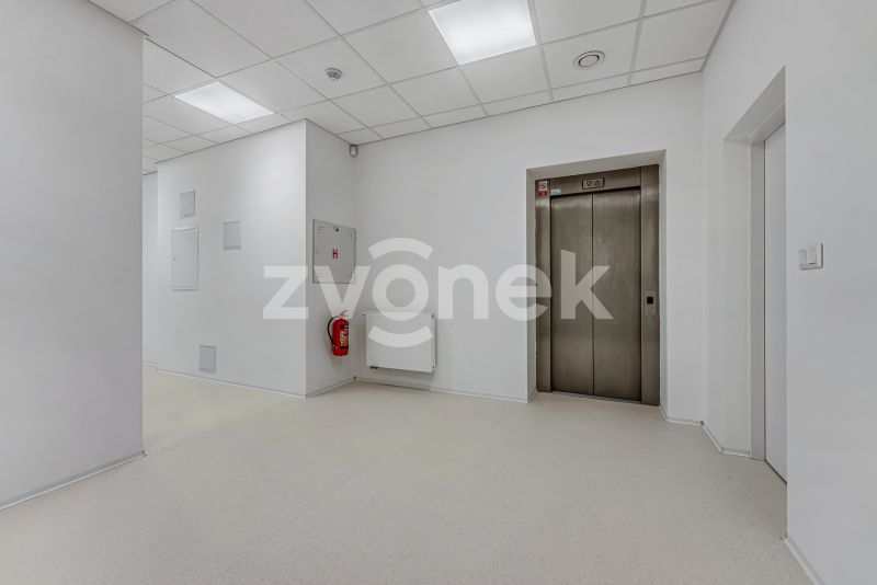 Pronájem obchodních / kancelářských prostor 108 m², ulice Rašínova, Zlín