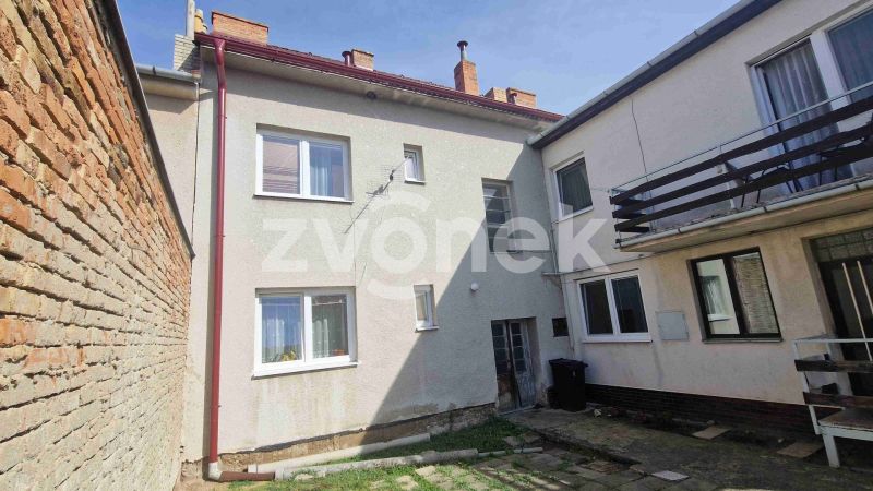 Prodej podílu 1/3 rodinného domu, Hustopeče