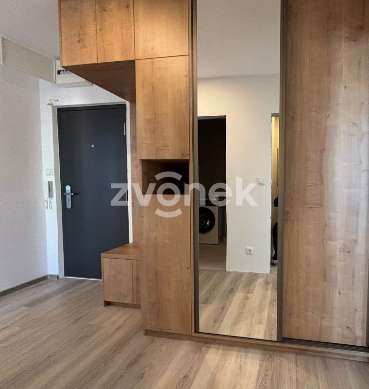 Pronájem bytu 2+1 56 m², Zlín - Malenovice