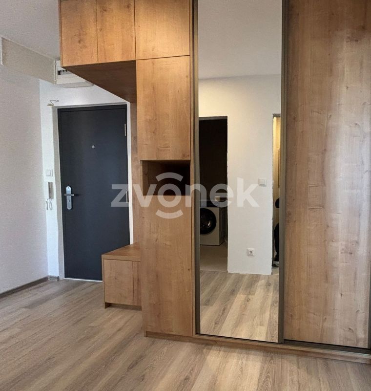 Pronájem bytu 2+1 56 m², Zlín - Malenovice