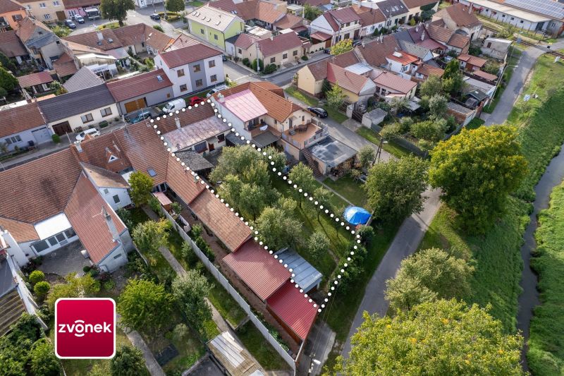 Rodinný dům Uherský Ostroh, hezká zahrada, garáž