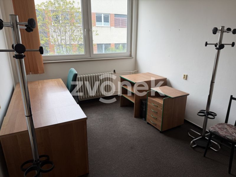 Pronájem kanceláře 151 m², Otrokovice
