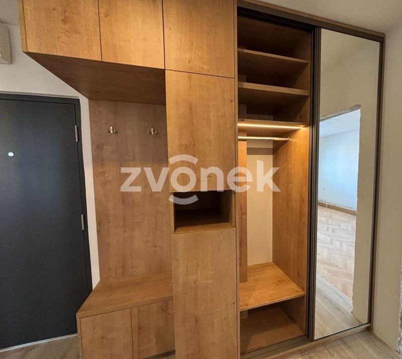 Pronájem bytu 2+1 56 m², Zlín - Malenovice