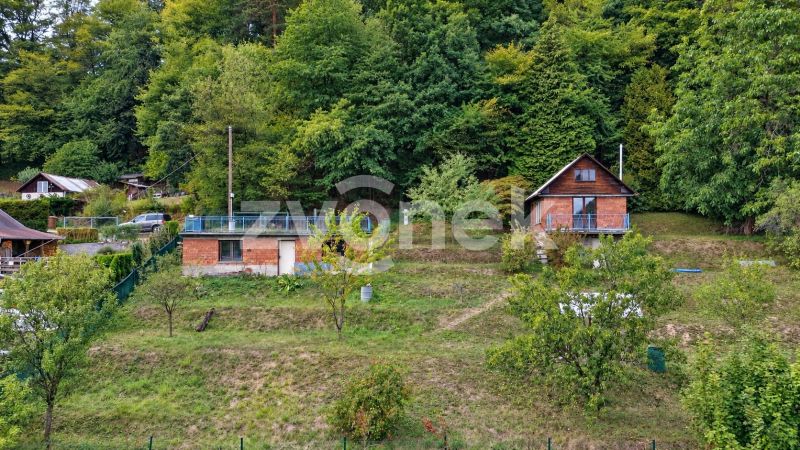Domek k dokončení s možností rozšíření, pozemkem přes 1 000 m² a nádherným výhledem – Jaroslavice u Zlína