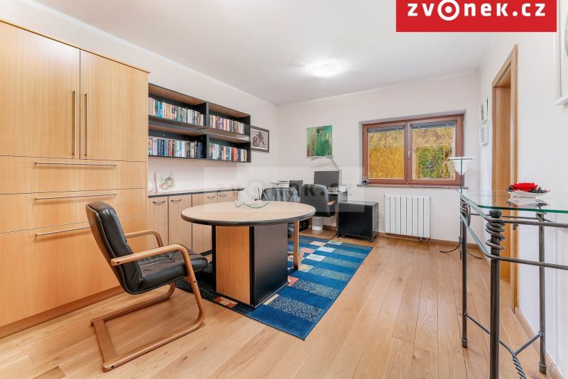 Víceúčelová vila 540 m², Hranice I-Město