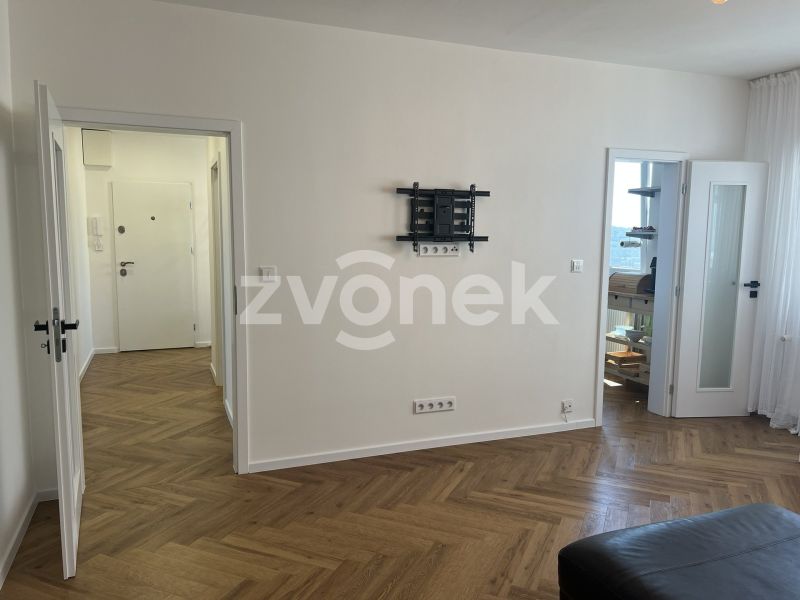 Styl, výhledy a příroda na dosah | Částečně vybavený byt 3+1, Zlín – Podlesí