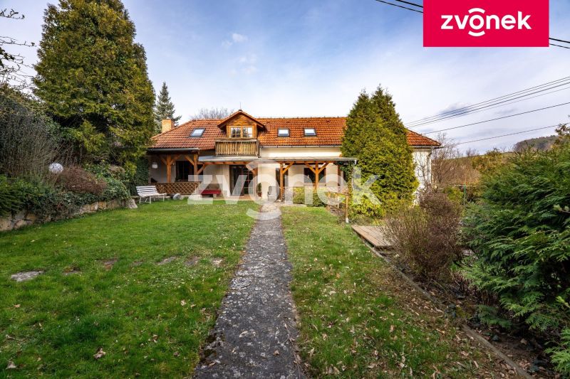 Prodej rodinného domu 312 m², Hvozdná