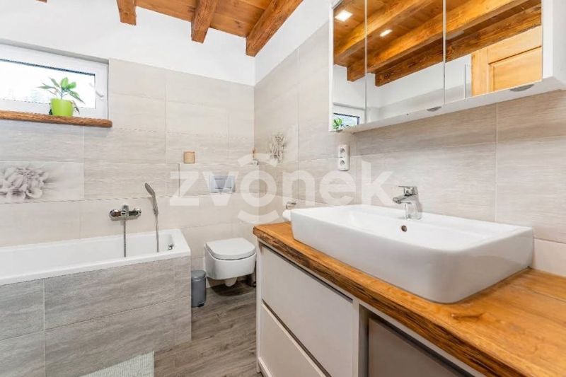 Prodej rodinného domu 4+kk, 191 m², Zádveřice-Raková