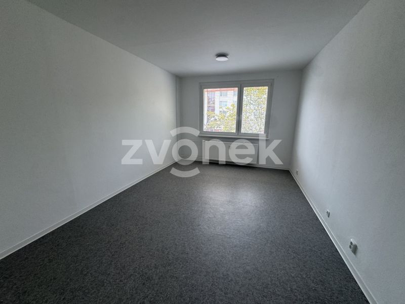 Pronájem bytu 2+1 obklopené zelení U Trojáku ve Zlíně.