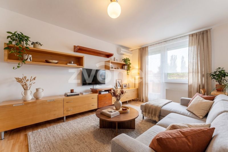 Krásný byt 3+kk Otrokovice - Trávníky, ul. SNP, balkon