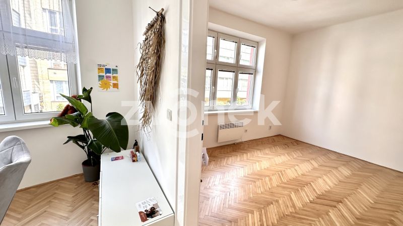 Pronájem kanceláře 40 m², Zlín