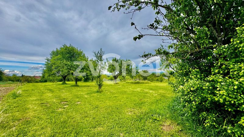 Prodej pozemku - 2 143 m², Zlechov