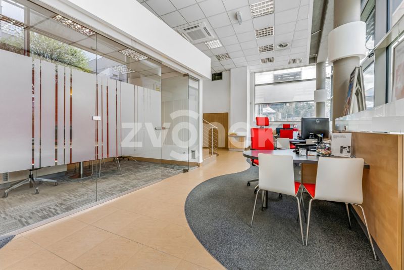 Exkluzivní obchodní prostor / showroom 158 m² na prestižní adrese v centru Zlína