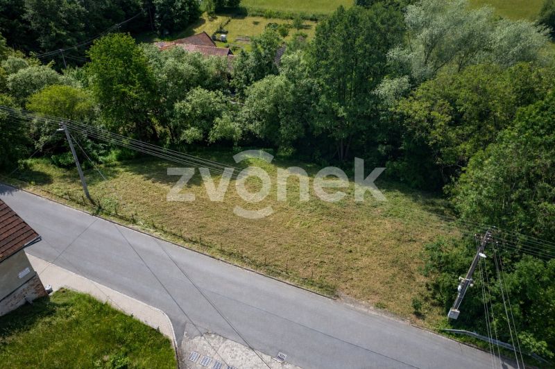 Prodej stavebního pozemku 892 m², Ublo
