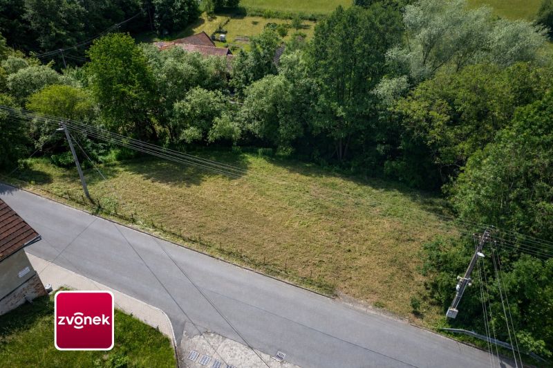 Prodej stavebního pozemku 800 m², Ublo