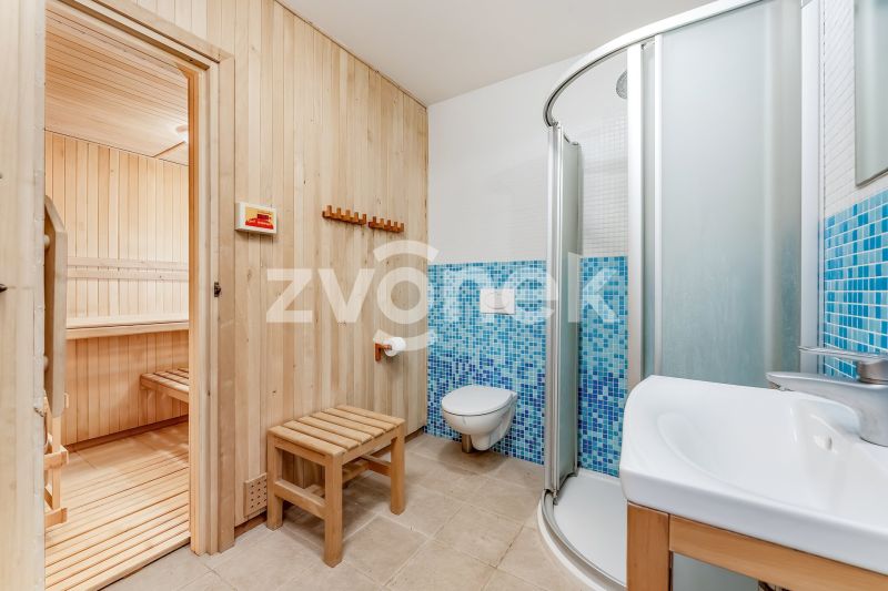 Velkorysá rodinná vila 7+1, 479 m², pozemek 1 503 m² – Zlín, Nivy IV