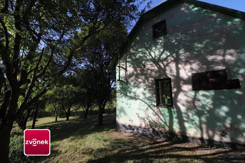 Prodej chalupy s velkými pozemky Kochavec, Štítná nad Vláří