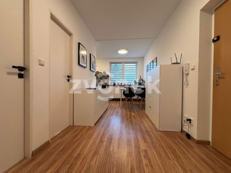 Prodej bytu 2+1 56 m², centrum Otrokovic, Hložkova