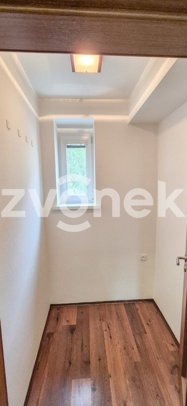 2+1 Zlín - Kostelec, parkovací stání, velká zahrada, pergola