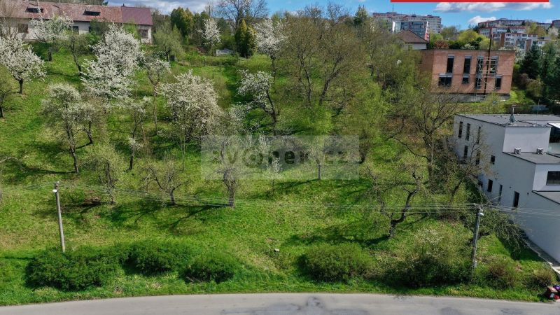 Prodej stavebního pozemku 1 743 m², Zlín - Mladcová