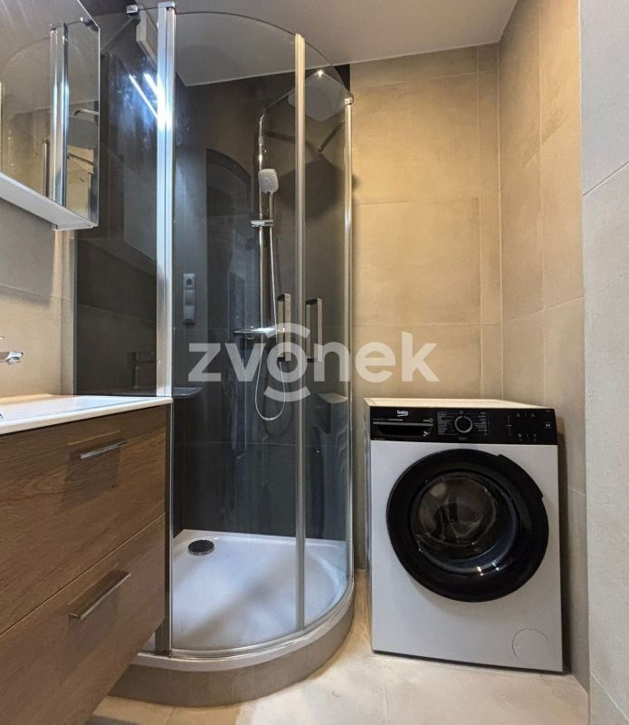 Pronájem bytu 2+1 56 m², Zlín - Malenovice