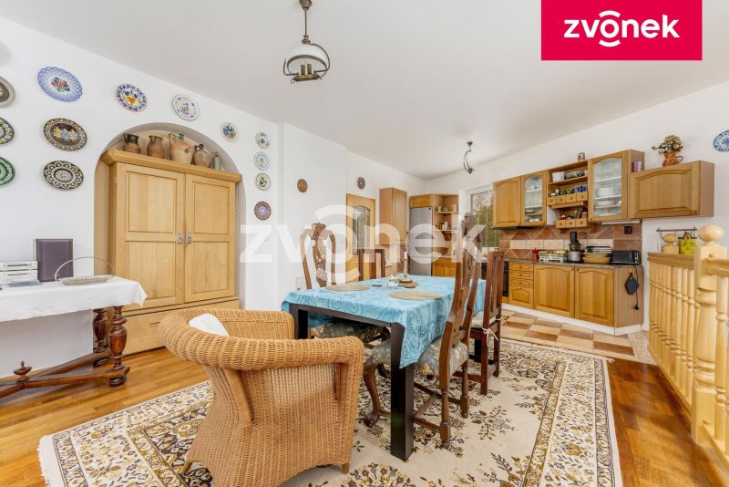 Prodej rodinného domu 180 m², Pozlovice