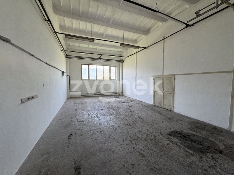 Pronájem dílny/skladu cca 90 m² s parkováním – Otrokovice, Napajedelská