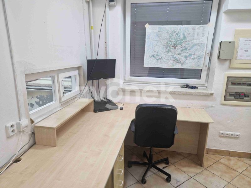 Pronájem Komerčního objektu v Míkovicích.