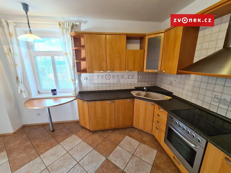 Pronájem rodinného domu 200 m², Zlín