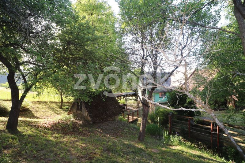 Prodej chalupy s velkými pozemky Kochavec, Štítná nad Vláří