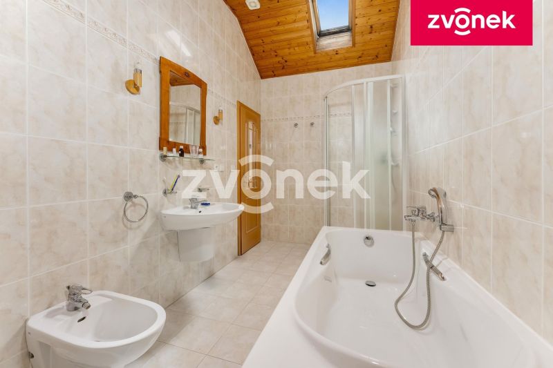 Prodej rodinného domu 180 m², Pozlovice