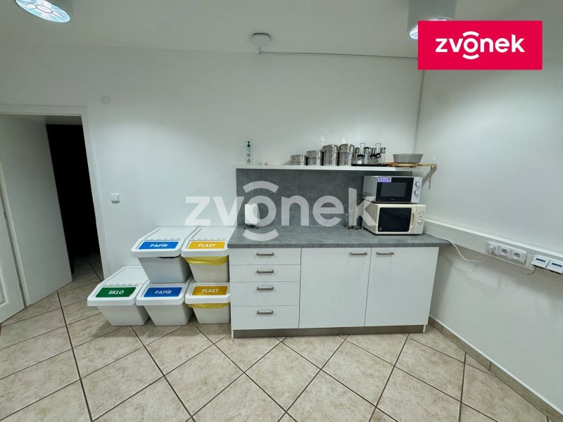 Pronájem kanceláře 460 m², Zlín