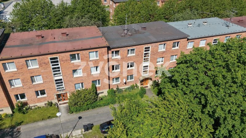 Prodej zděného  bytu 3+1 s balkonem, Zlín - Obeciny, ihned volný.