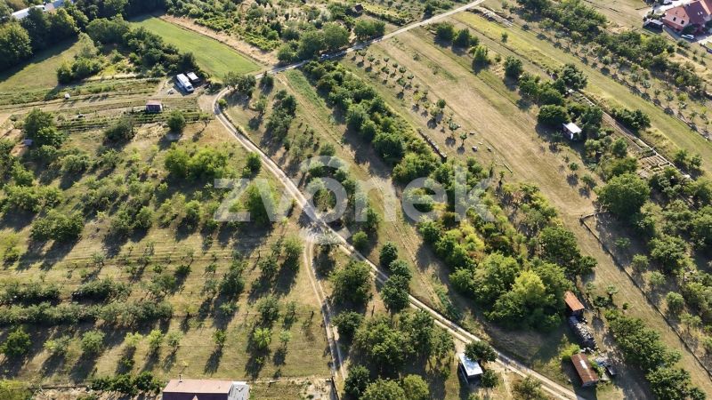 Prodej stavebního pozemku 2 143 m², Zlechov