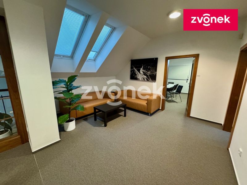 Pronájem kanceláře 460 m², Zlín