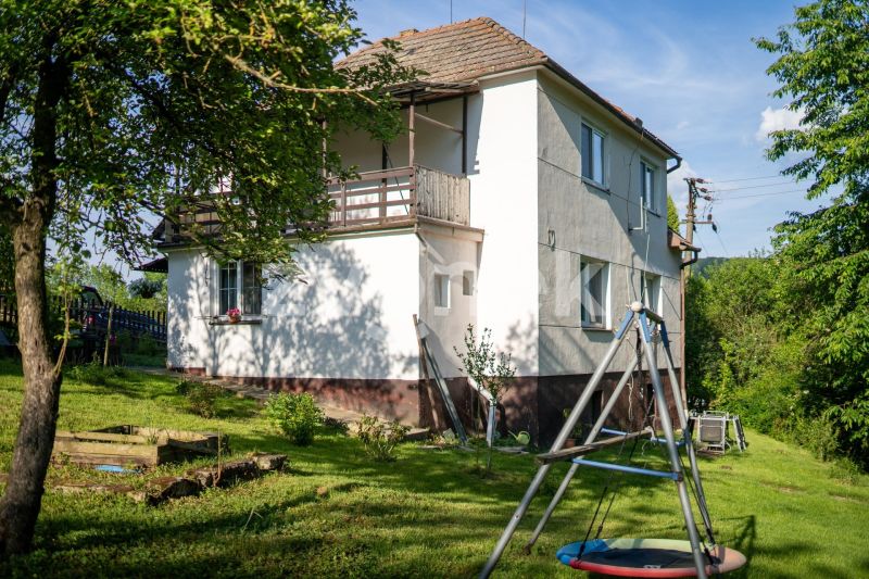 Prodej rodinného domu 130 m², Luhačovice - Polichno