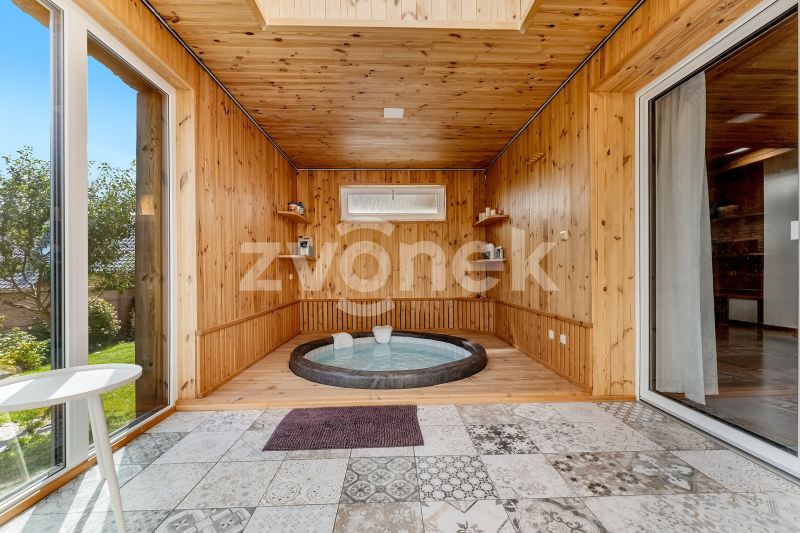 Prodej rodinného domu 4+kk, 191 m², Zádveřice-Raková