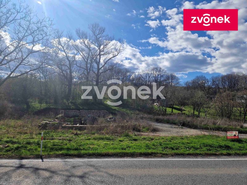 Prodej komerčního pozemku 4 667 m², Velká nad Veličkou