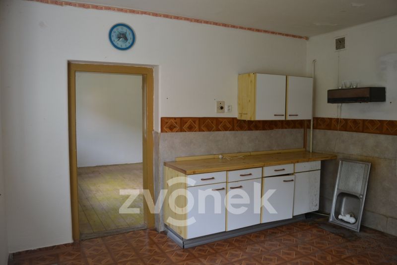 Rodinný dům v Hošťálkové + pozemky